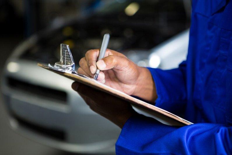 Revisión Técnica Vehicular: calendario por placa para 2024 - Cover Image